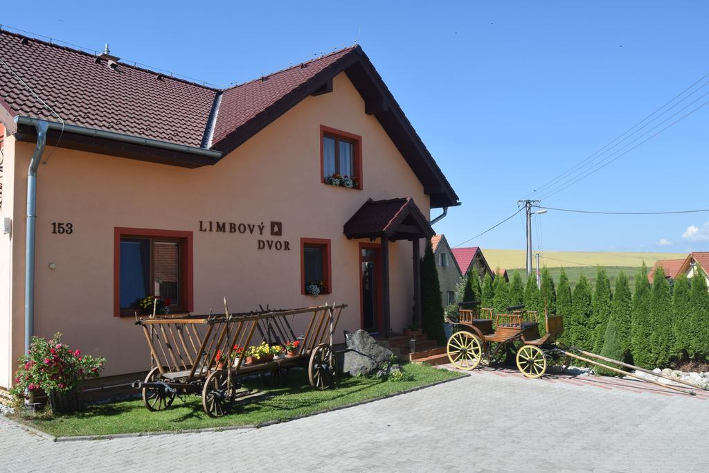 Pezion Limbovy Dvor Hotel Врбов Екстериор снимка