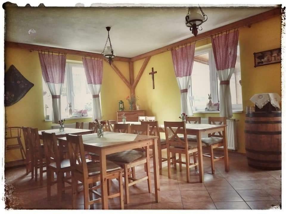Pezion Limbovy Dvor Hotel Врбов Екстериор снимка
