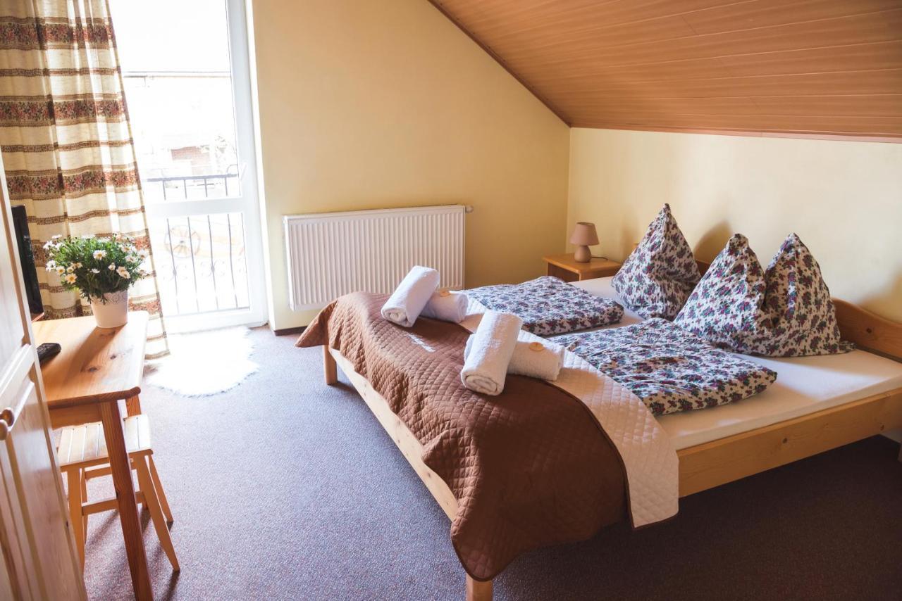 Pezion Limbovy Dvor Hotel Врбов Екстериор снимка